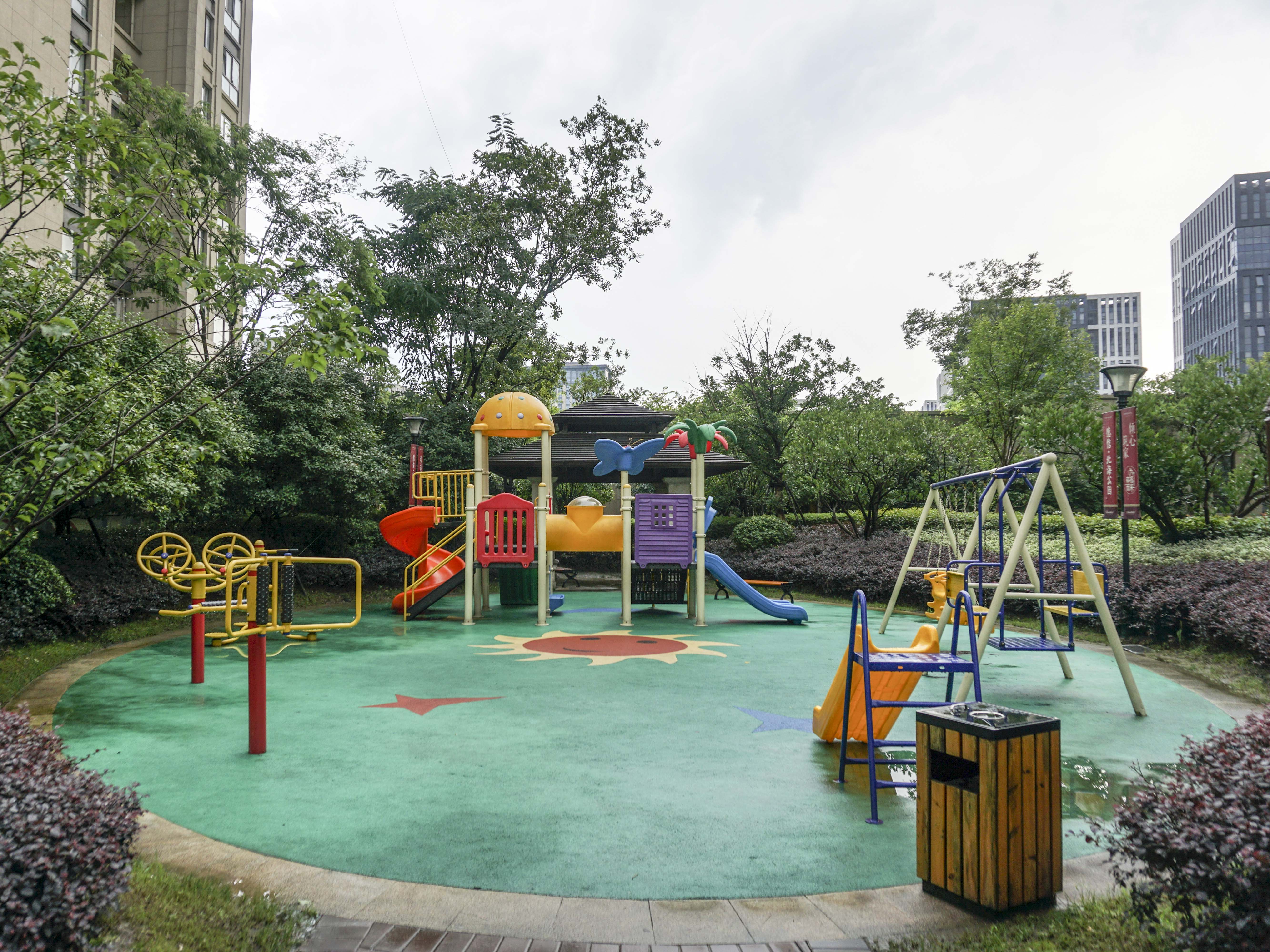 德信北海公园小区实景 15