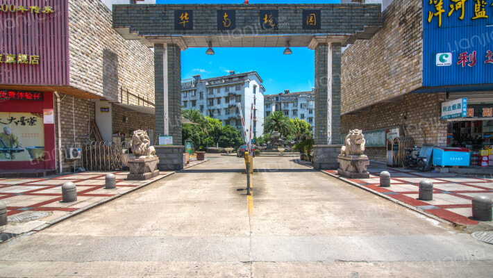 华南境园外景图