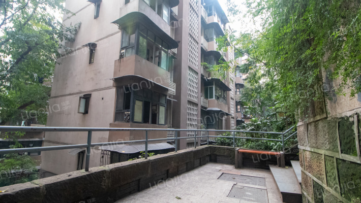 渝建村社区外景图