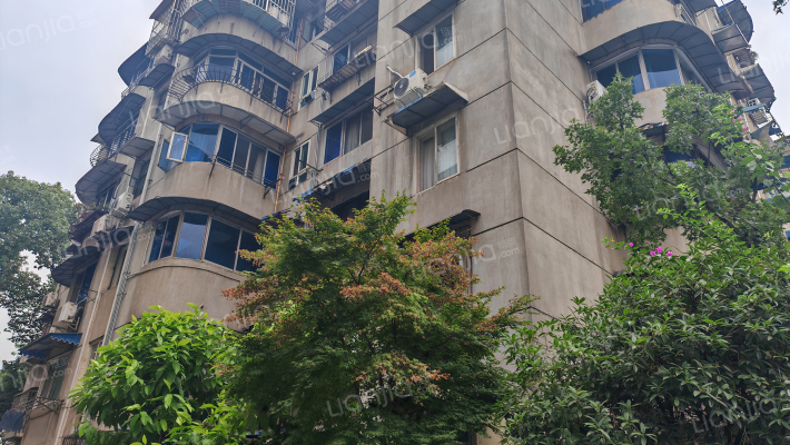 七化建宿舍外景图