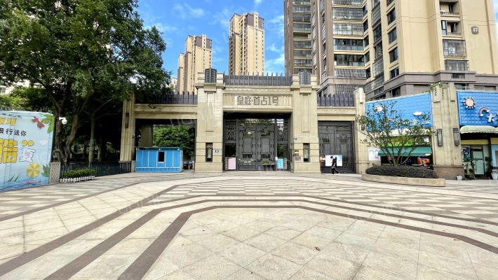 皇庭首占1号外景图