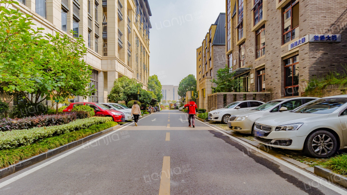 光谷汇金中心外景图