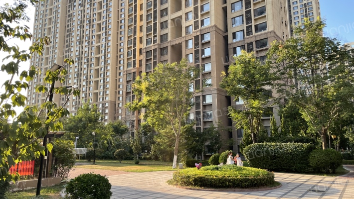 中海国际社区一里城外景图