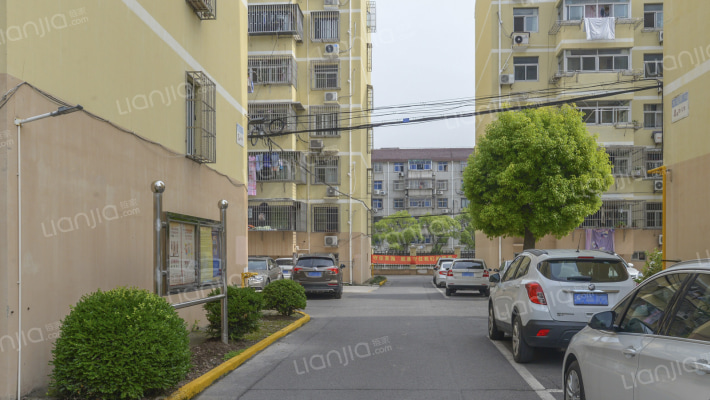 彩虹新村外景图