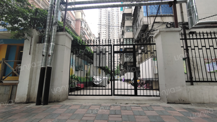 交通路162号院外景图