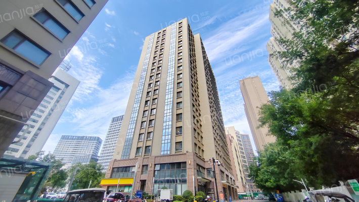 绿地卢浮商务中心外景图