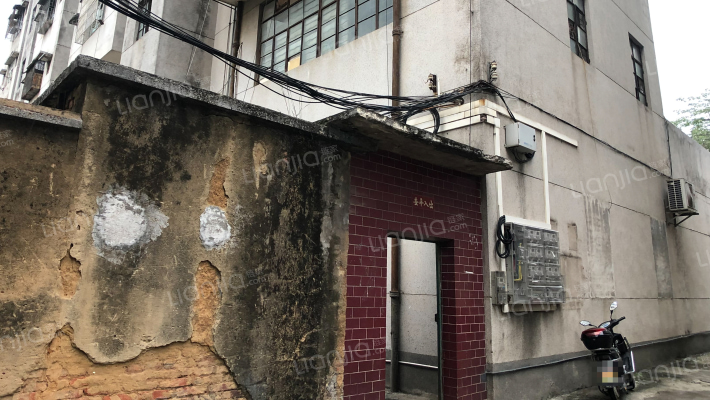 供销社楼外景图