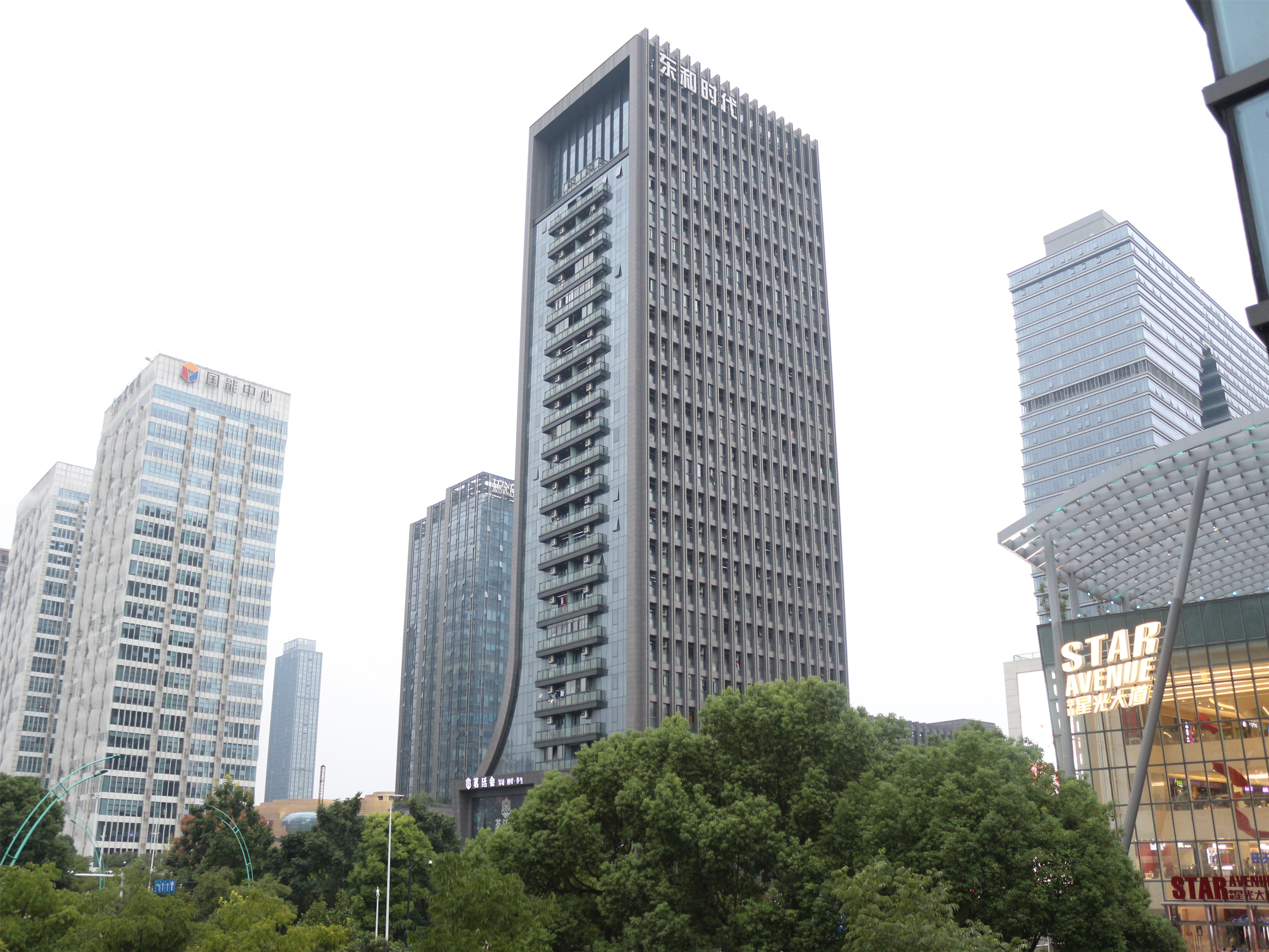 东和时代小区实景 4