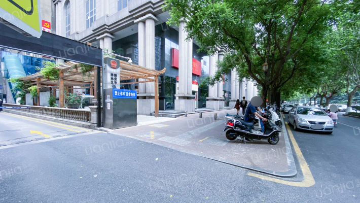 富城大厦外景图