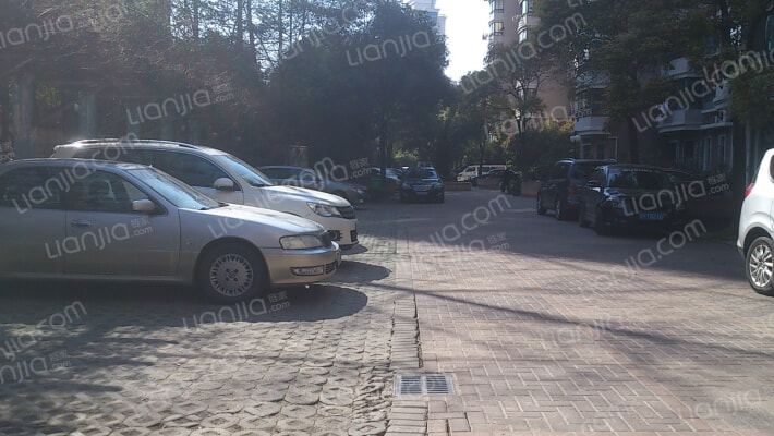 南方格林蓝天外景图