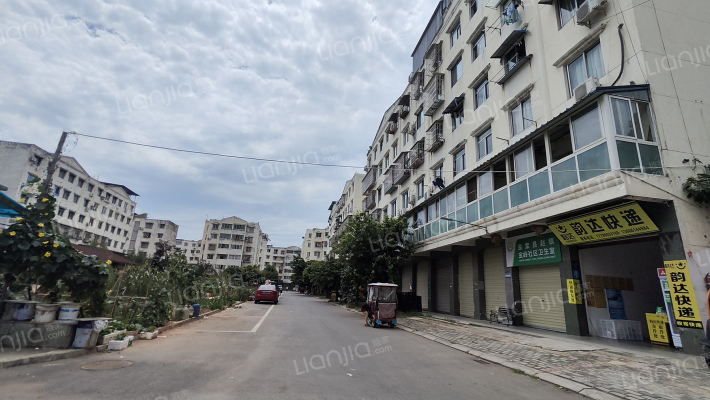 先锋小区外景图