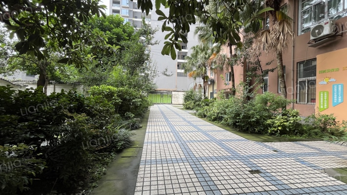 百佳庭院外景图