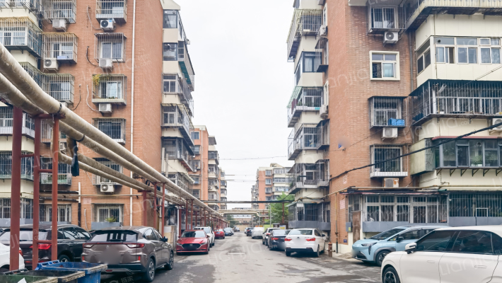 津塘公寓外景图