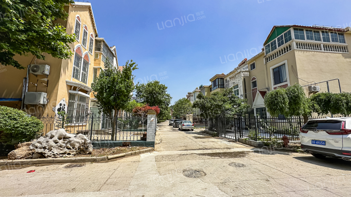 文昌山庄外景图