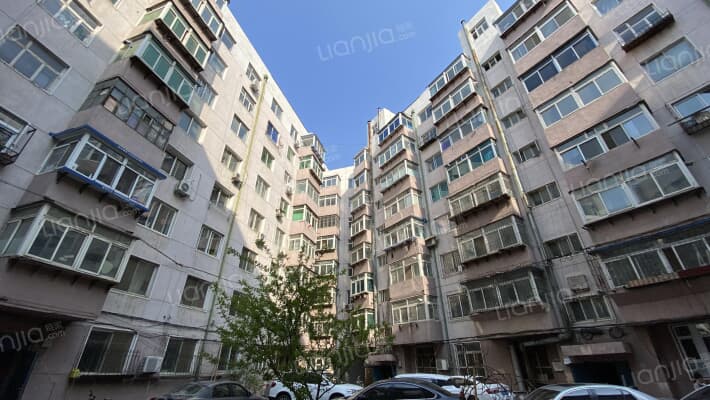 世博小区外景图