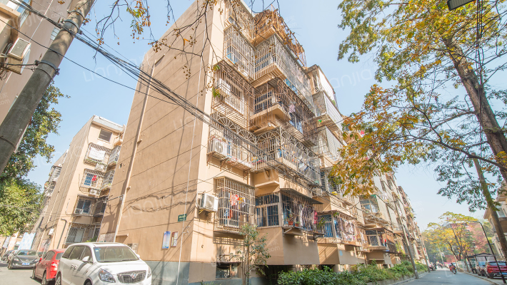 横石板弄外景图