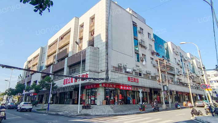 天龙公寓外景图