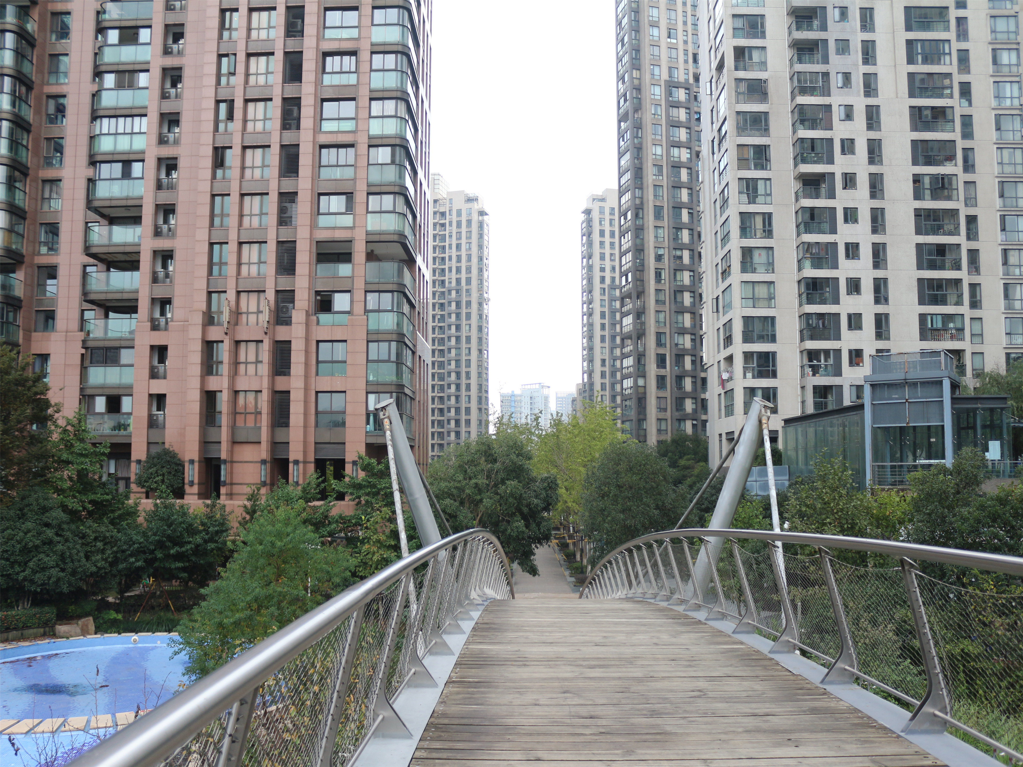 Rainbow Luxury compound photo 7