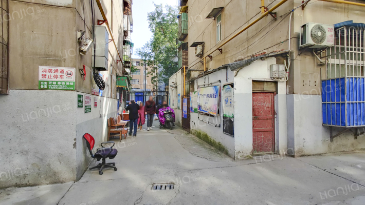 北火巷43号搪瓷厂家属院外景图