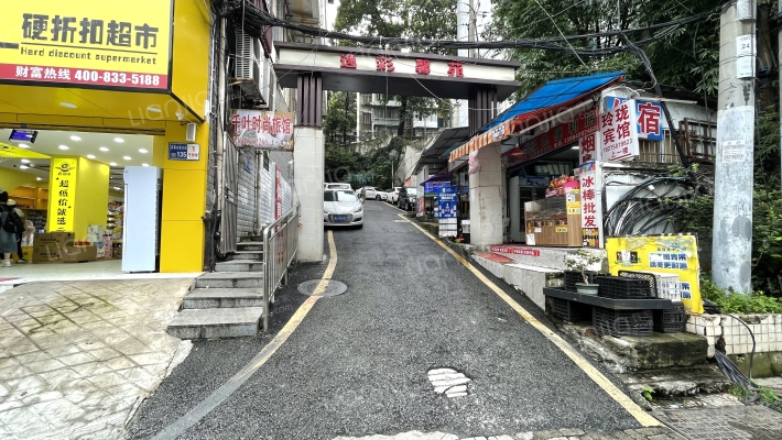 花溪大道北段135号外景图