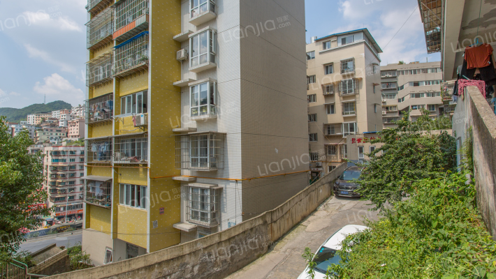 梓木苑小区外景图