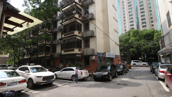 湘农大院外景图