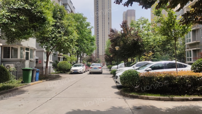 天湖名郡外景图