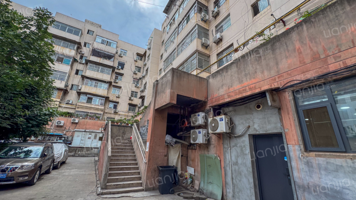 卧龙巷四号院外景图