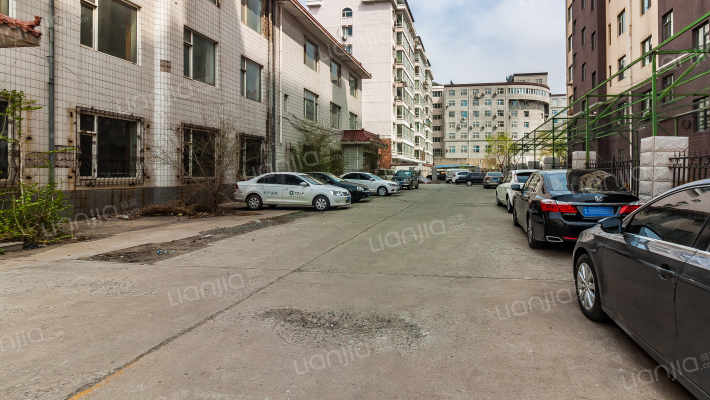 长春特检中心家属楼外景图