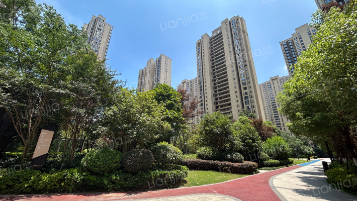 阳光城尚东湾蓝莓苑外景图