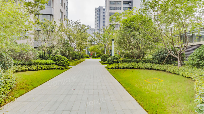 正荣润峯外景图