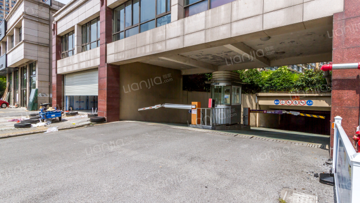 盛泽财富中心外景图