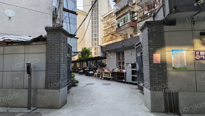 省农房宿舍外景图