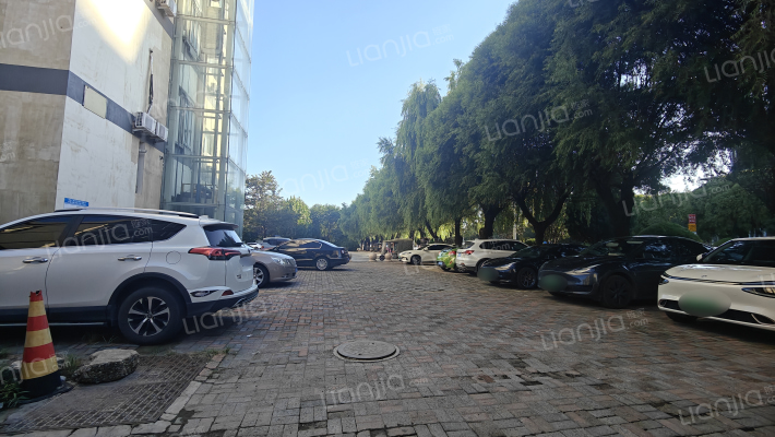 鸿昌广场东区外景图