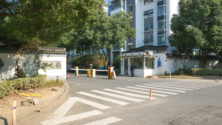 石湖之韵外景图