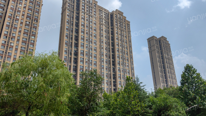 恒生伴山外景图