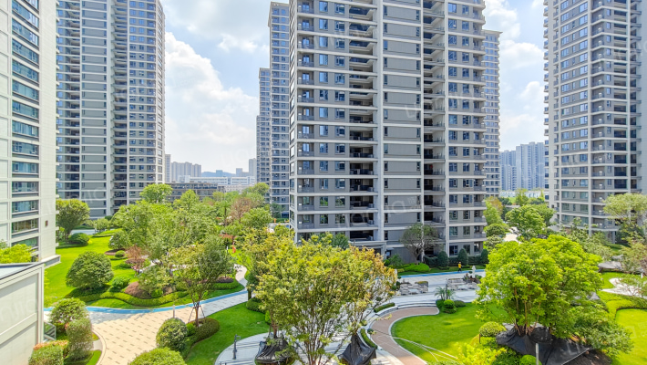 滨江望涛月明外景图