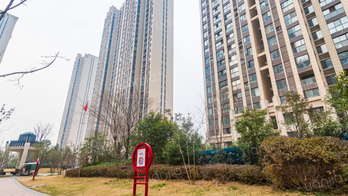 谦祥万和城D区外景图