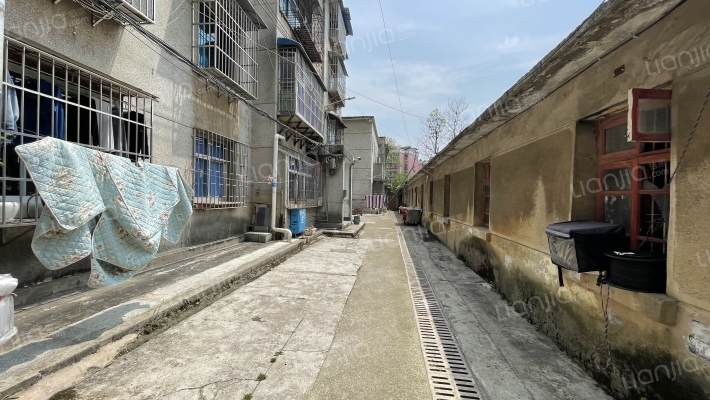 健康路28号外景图