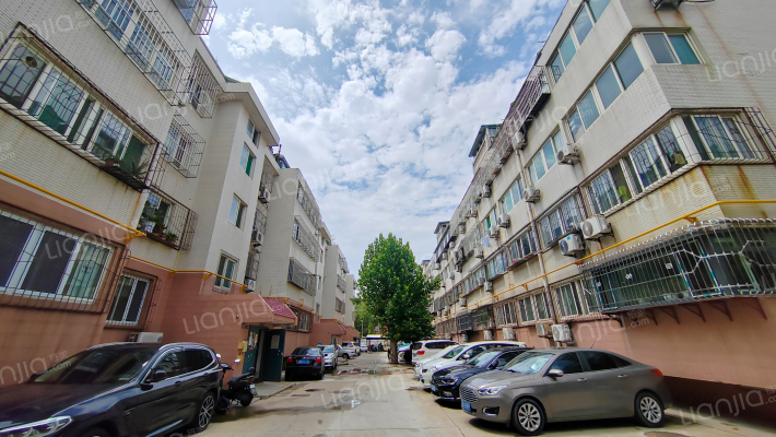 槐苑小区外景图