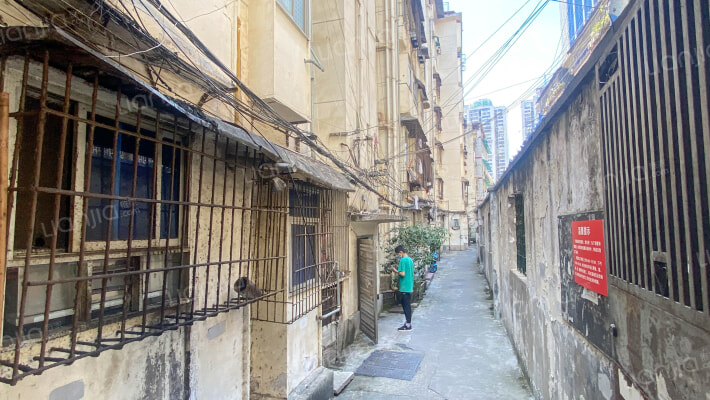 识字岭区政府宿舍外景图