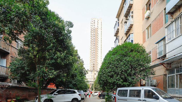 郑州轻工业大学西区家属南院外景图