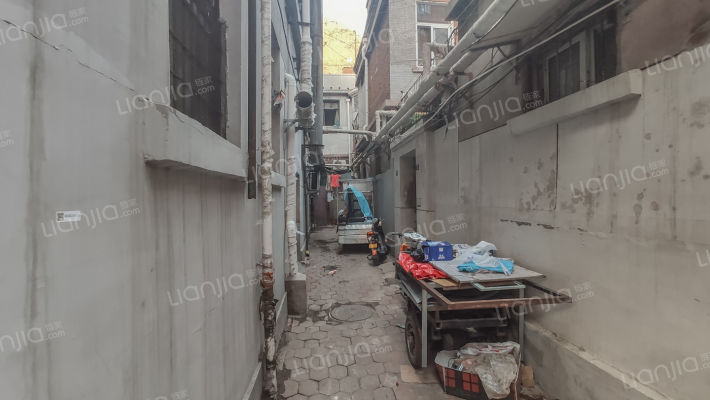 尊德里外景图
