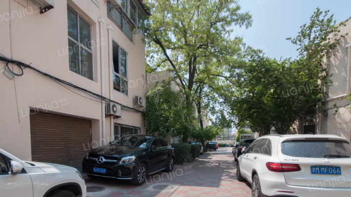 金都花园别墅外景图