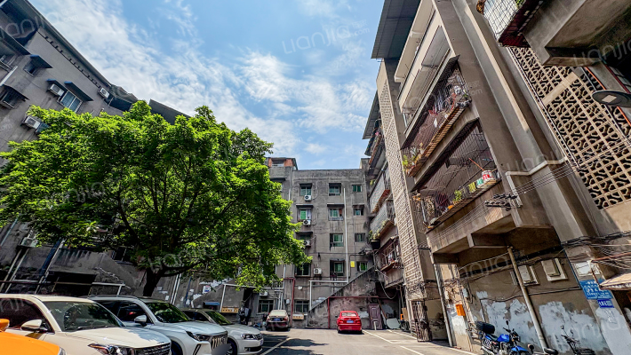 皮鞋城南三街16号附1号外景图