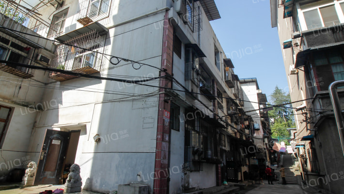 梅岩村1到42号外景图