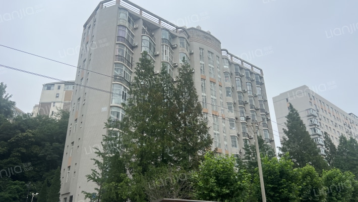 学府1+1公寓外景图