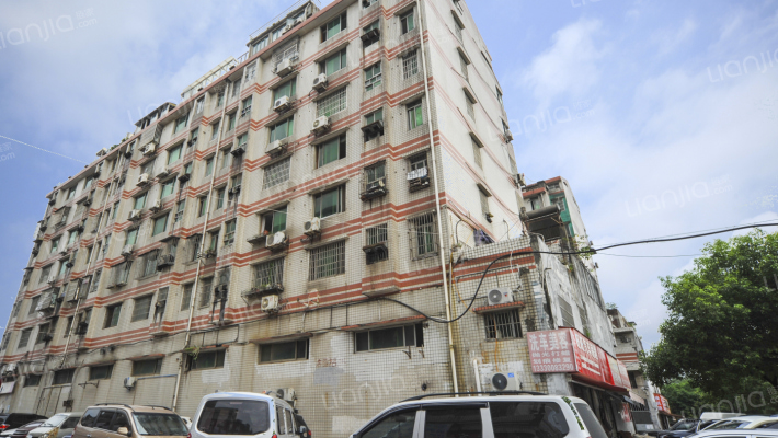 京山路平安商住楼外景图