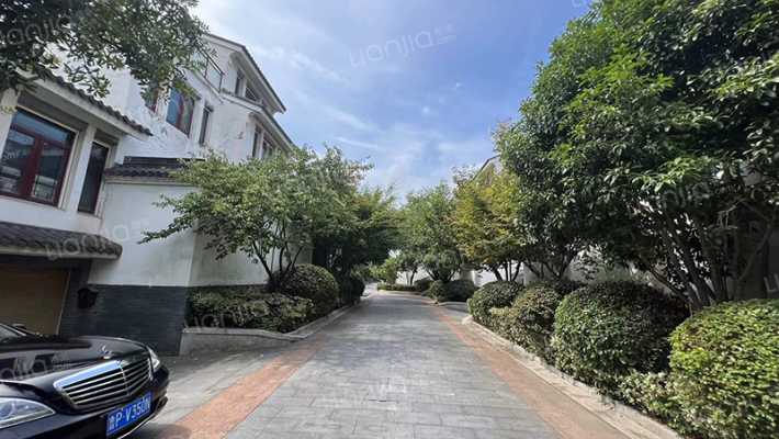 山水桃源山庄外景图