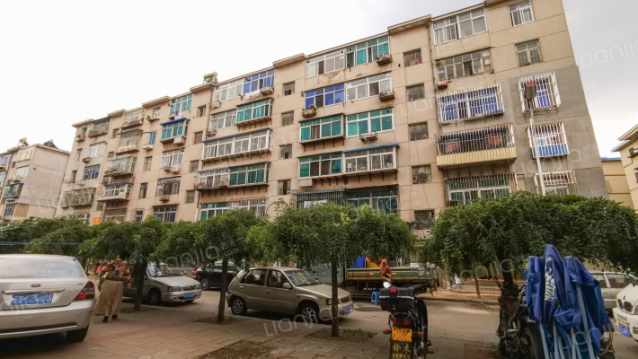 轴百散盘外景图